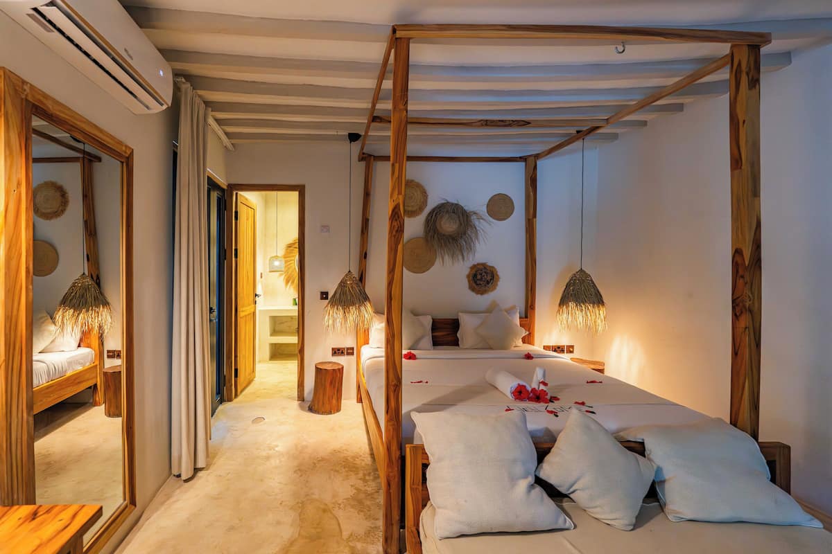 1 bedroom, minibar, desk, laptop workspace