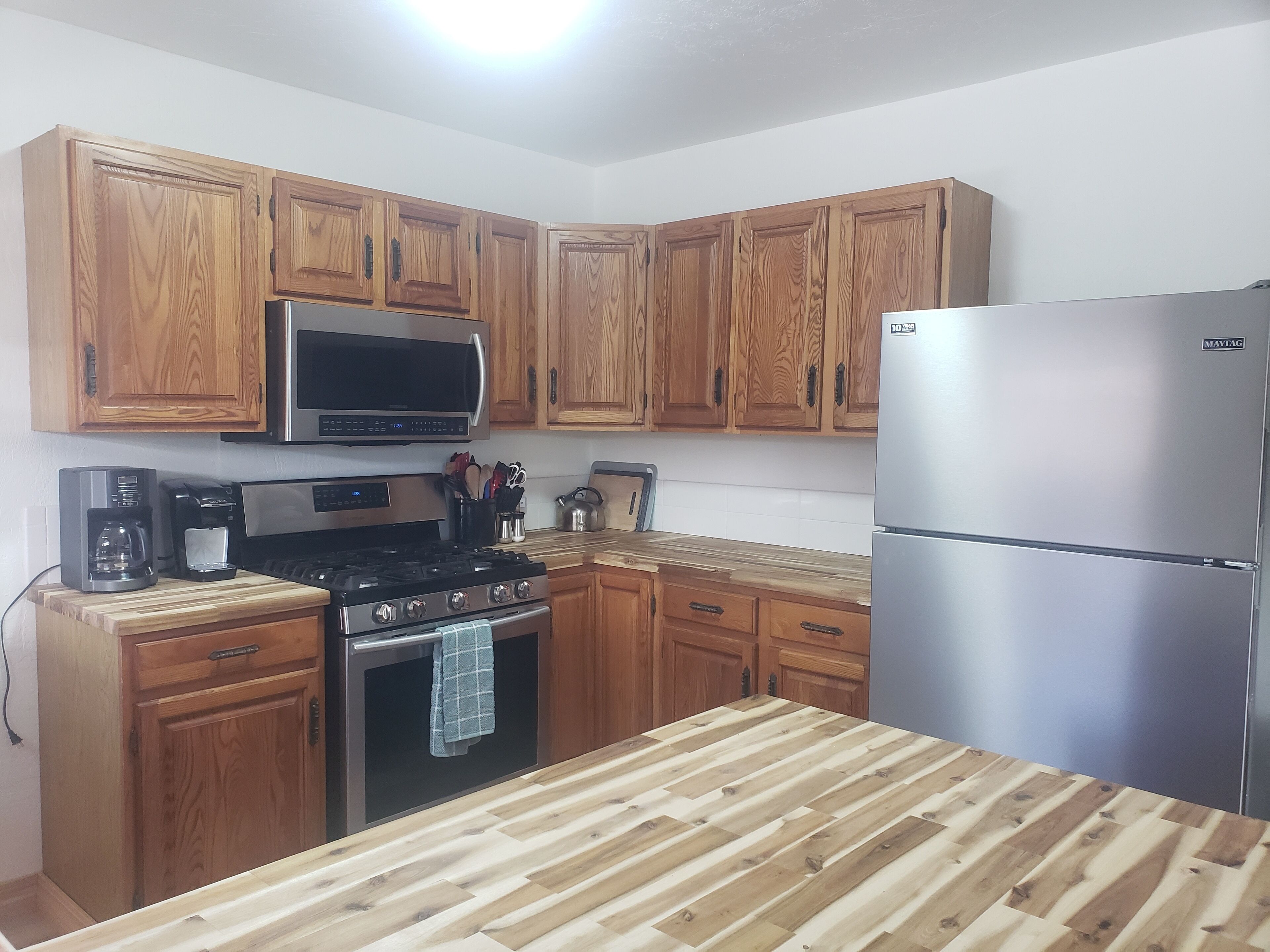 雪櫃、微波爐、焗爐、爐具