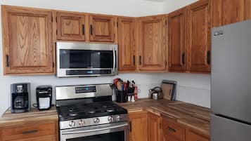 冰箱、微波炉、烤箱、炉灶