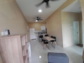 Dining - The Anderson Condo with NETFLIX & astro (Ipoh)