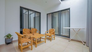 Terrace/patio - Charming 2-bedroom apartment with WiFi in Kigali (Kigali)