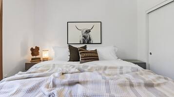 2 bedrooms, desk, free WiFi, bed sheets