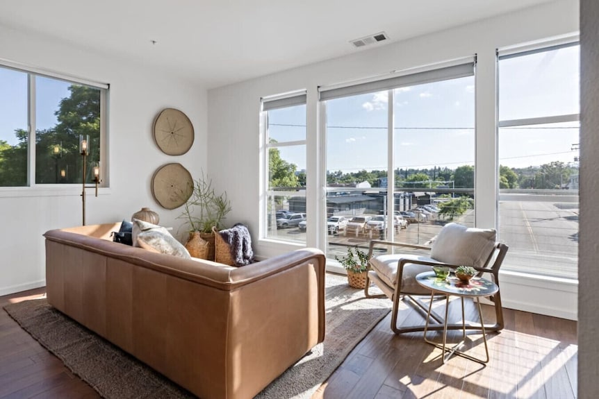 Gardenia At Evergreen | A Stylish Flat In Downtown Rdd - Redding, CA
