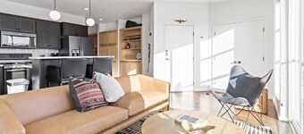 Pine at Evergreen - Boutique Hotel