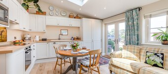 Peel Hall Retreat - One Bedroom House, Sleeps 2
