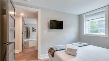 2 makuuhuonetta, työpöytä, silitysrauta/-lauta, Wi-Fi