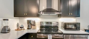 Beautiful Bungalow-Historic Franklin Quadplex