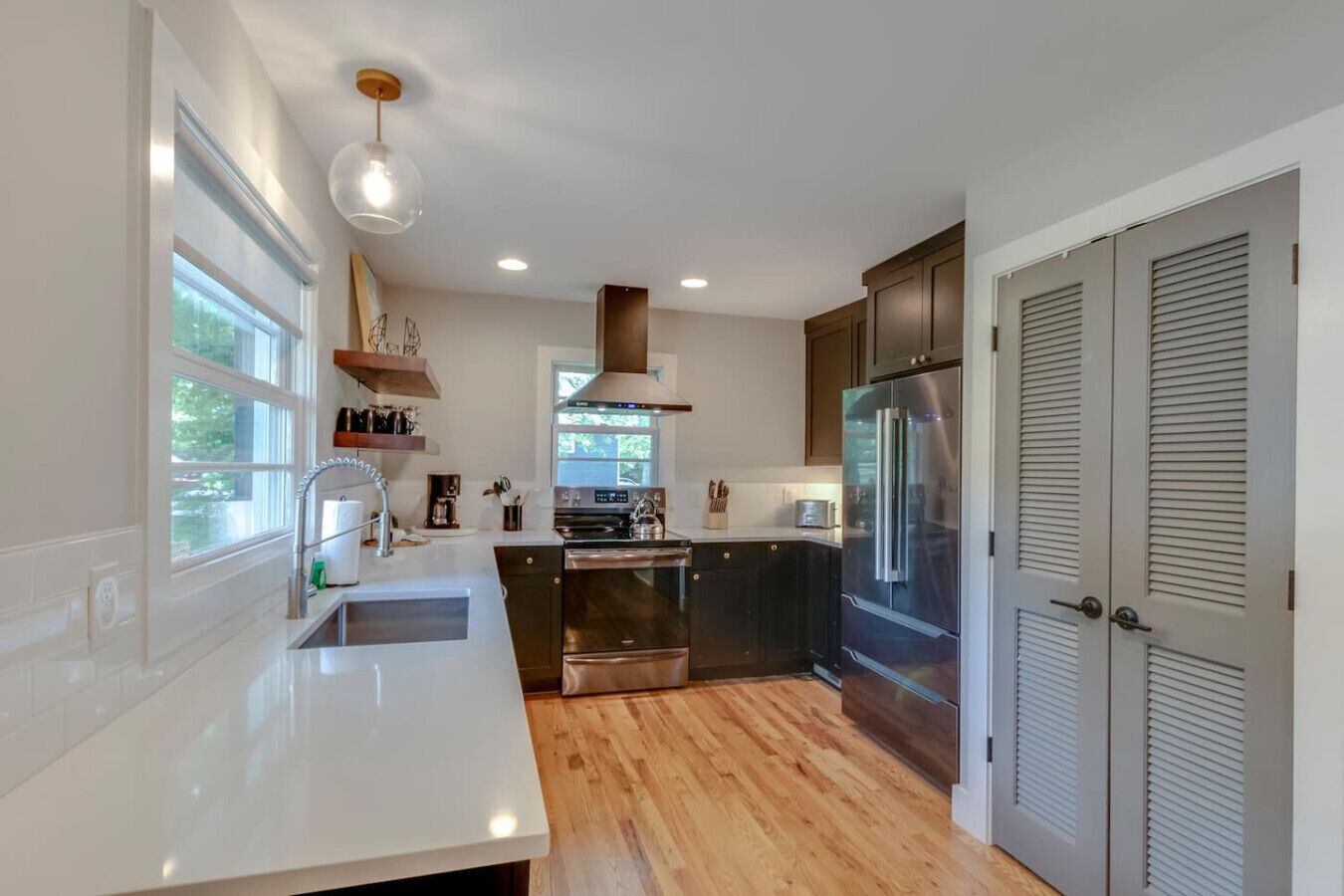 雪櫃、微波爐、焗爐、爐具