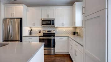 Fridge, microwave, oven, coffee/tea maker