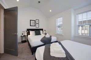 6 habitaciones, tabla de planchar con plancha y wifi gratis