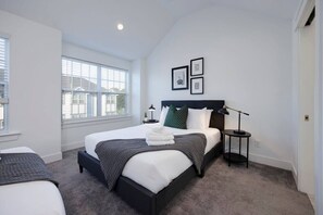 6 chambres, fer et planche à repasser, lit parapluie, Wi-Fi gratuit