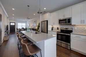 Fridge, microwave, oven, coffee/tea maker