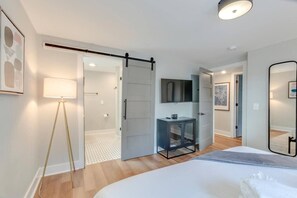 2 habitaciones, tabla de planchar con plancha y wifi gratis 