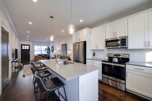 冰箱、微波炉、烤箱、茶具/咖啡用具