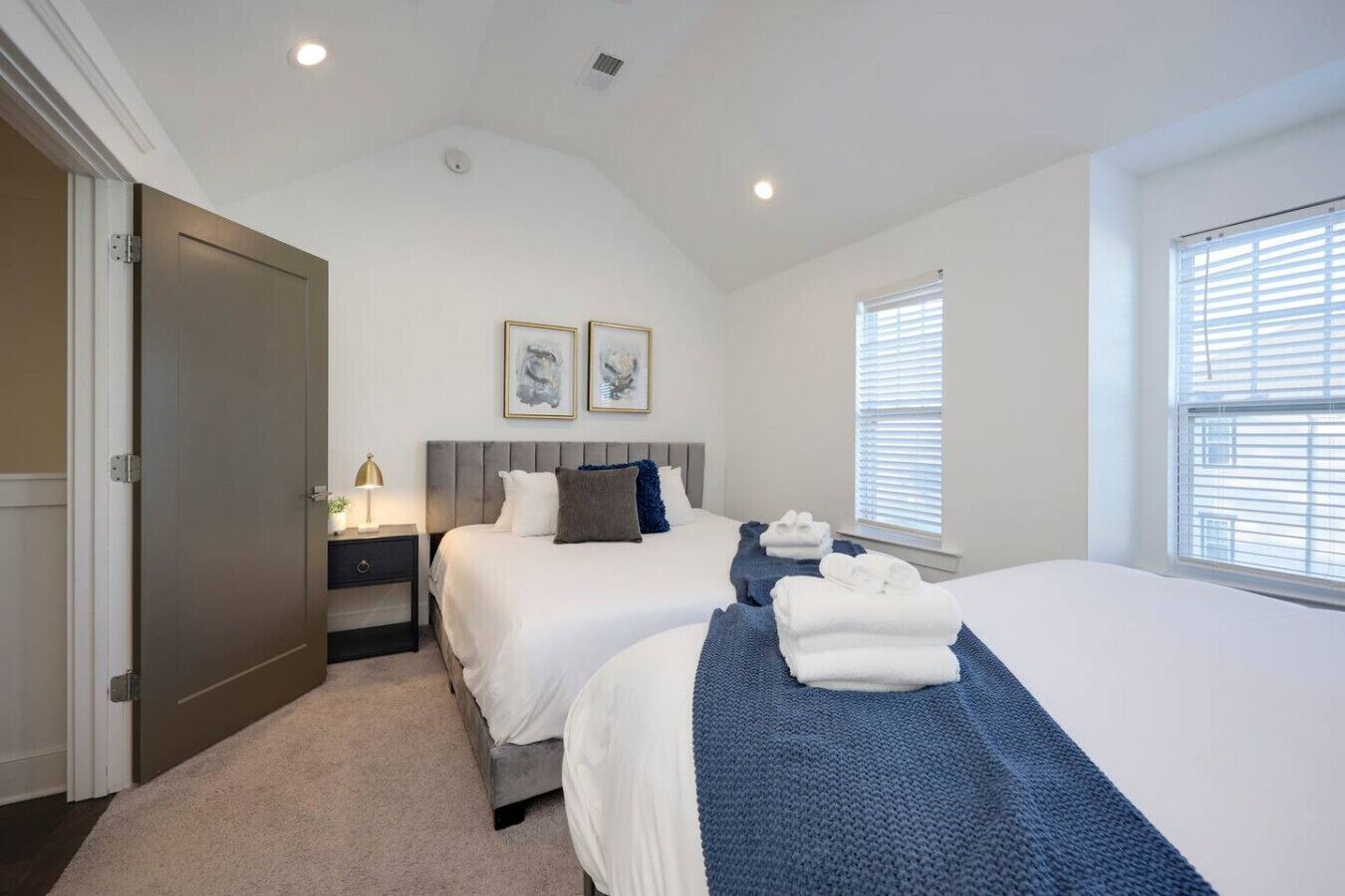 6 slaapkamers, een strijkplank/strijkijzer, gratis wifi, beddengoed