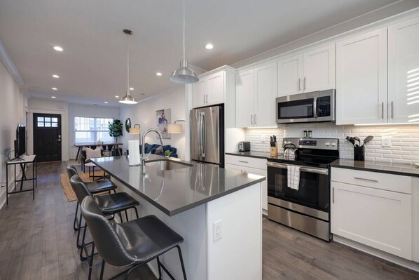 Fridge, microwave, oven, coffee/tea maker