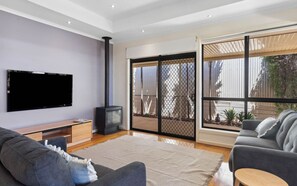 Smart TV, fireplace, DVD player