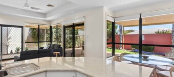 Chiton Rocks Court! Mini Oasis by the Sea