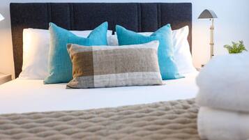 8 bedrooms, iron/ironing board, free WiFi, bed sheets