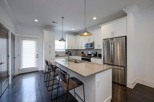 Double Townhomes - Elegant Design - Big Groups