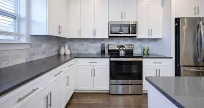 Double Townhomes - Elegant Design - Big Groups