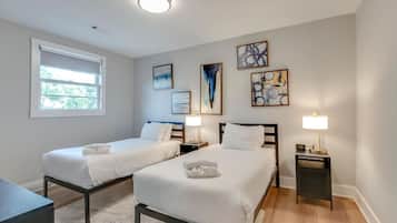 3 bedrooms, desk, iron/ironing board, WiFi
