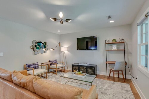 Cute And Cozy - Historic Franklin Quadplex