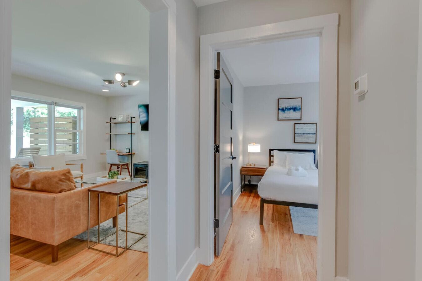 3 habitaciones, escritorio, tabla de planchar con plancha y wifi 