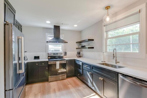 Spacious 3 Bedroom - Historic Franklin Quadplex