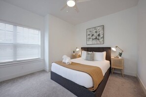 8 bedrooms, desk, iron/ironing board, WiFi