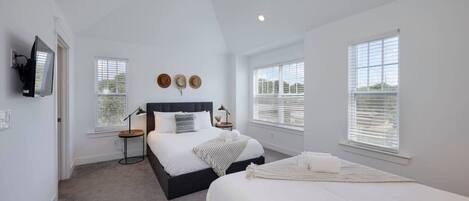 8 bedrooms, desk, iron/ironing board, WiFi