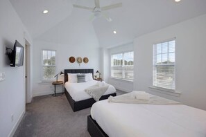 8 bedrooms, desk, iron/ironing board, WiFi