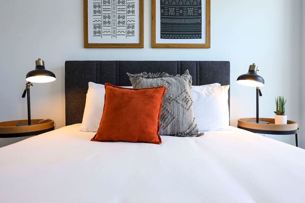 8 bedrooms, desk, iron/ironing board, WiFi