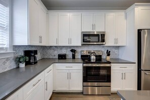 Fridge, microwave, oven, stovetop - Two Side-by-side Townhomes - West Nashville Luxury (Nashville)