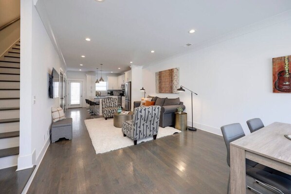 TV - Two Side-by-side Townhomes - West Nashville Luxury (Nashville)