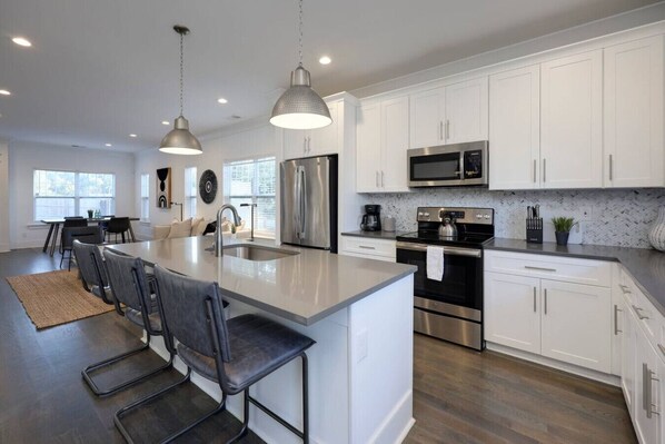 Fridge, cookware/dishes/utensils