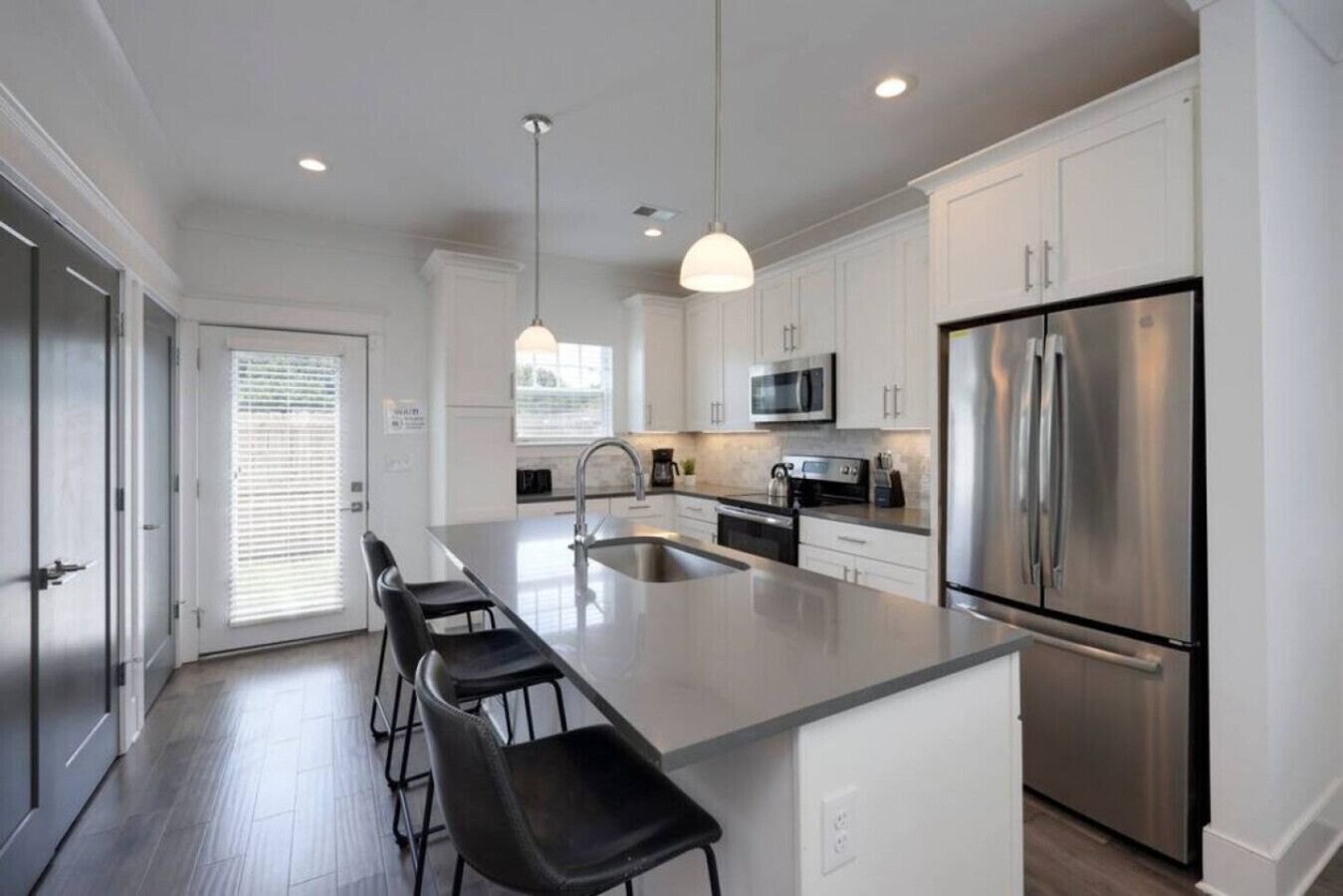 Fridge, cookware/dishes/utensils