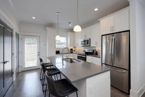 Fridge, cookware/dishes/utensils