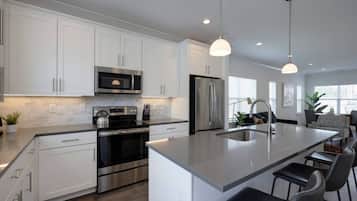 Fridge, cookware/dishes/utensils