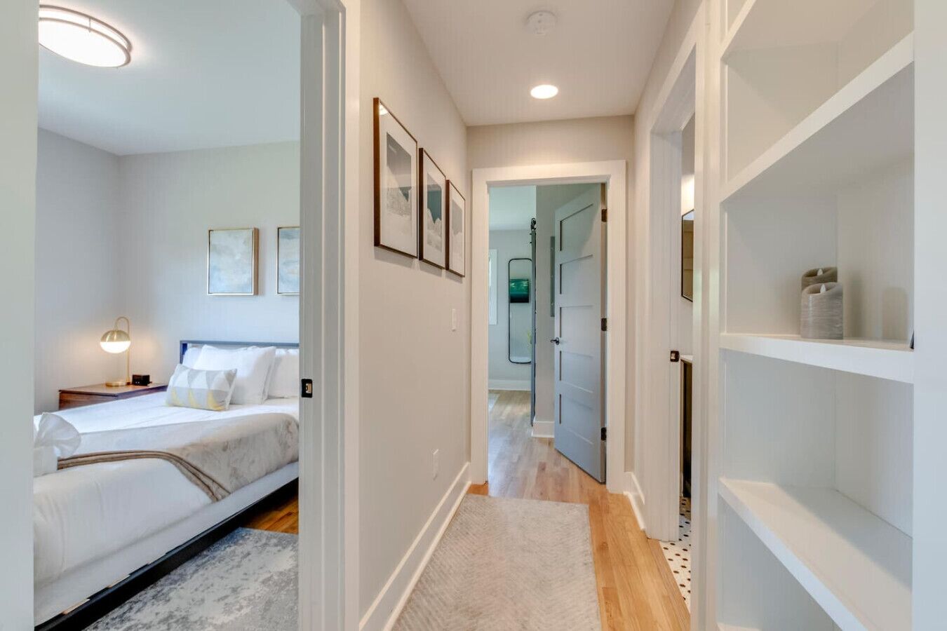 3 slaapkamers, een bureau, een strijkplank/strijkijzer, wifi