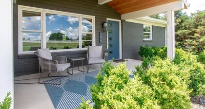 Ultra Relaxing & Fun - Historic Franklin Bungalow