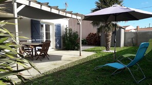 Outdoor dining - La Galidolle: House with garden, in a quiet location 5 minutes' walk from the beach (La Guérinière)