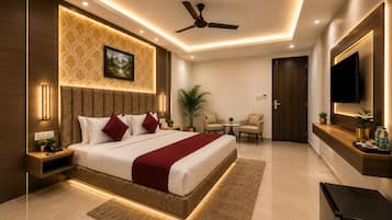 Superior Double Room, City View | Desk, laptop workspace, iron/ironing board, WiFi (free)