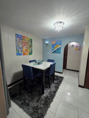 Dining - Relax by the pool with the sounds of waves and enjoy ocean and mountains views (Portmore)