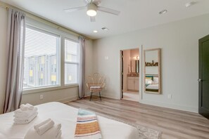 8 habitaciones, escritorio, tabla de planchar con plancha y wifi