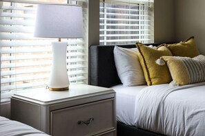 7 bedrooms, desk, iron/ironing board, travel cot
