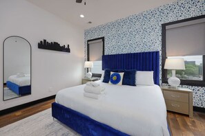 8 bedrooms, desk, iron/ironing board, travel cot