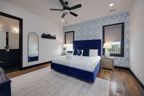 8 bedrooms, desk, iron/ironing board, WiFi