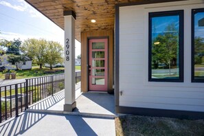 تفاصيل الفندق من الخارج