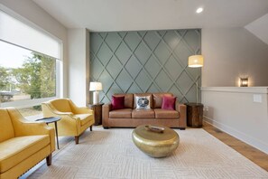 Lobby - Tennessee Whiskey & The Ryman - Dual Townhomes! (Nashville)